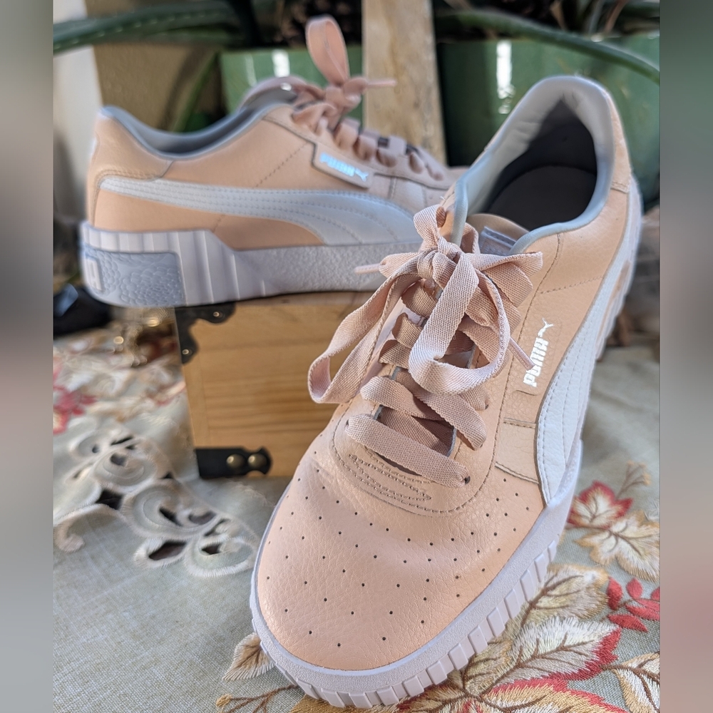 PUMA Women's Peach and Light Gray Sneakers